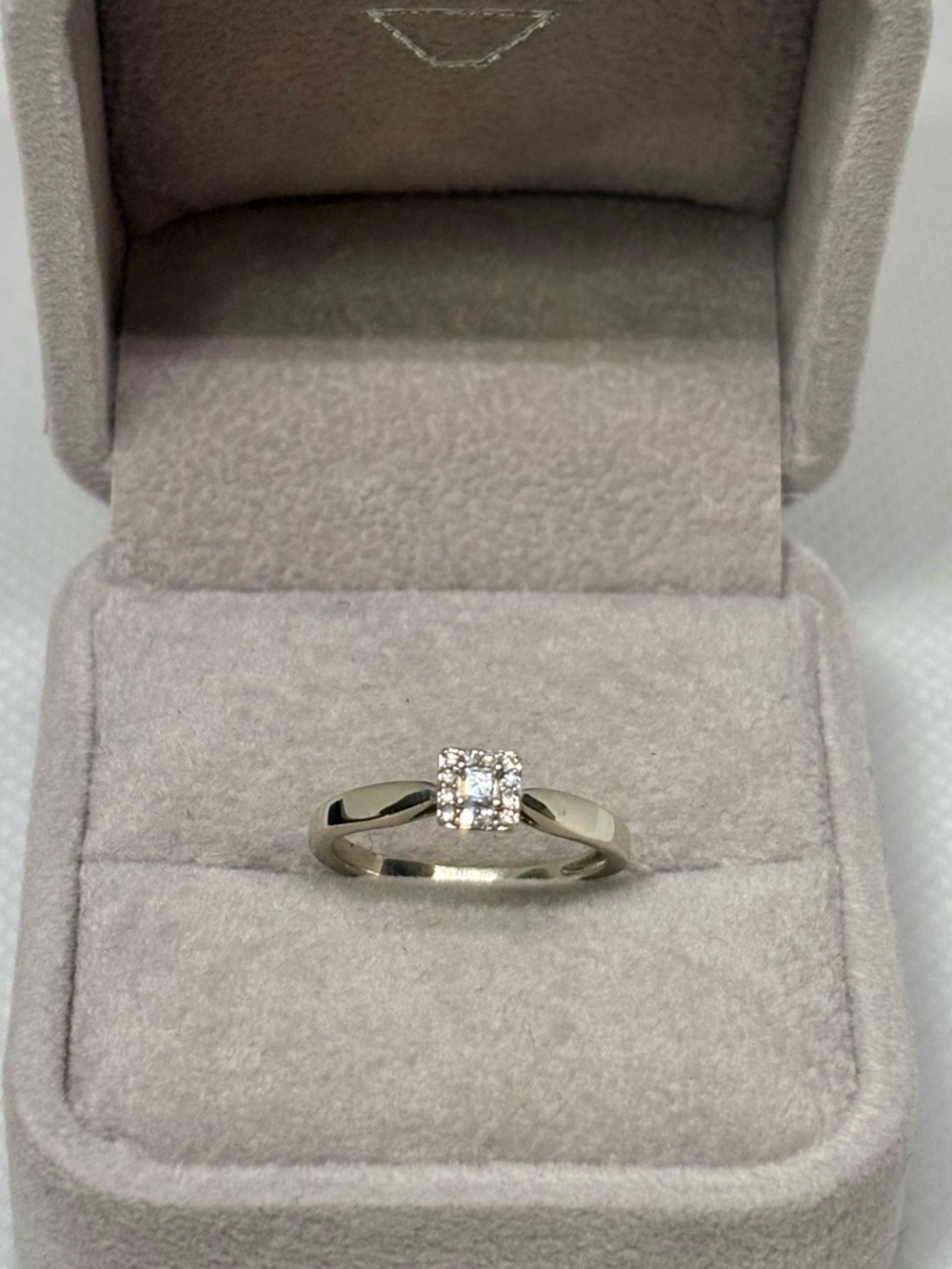10K White Gold Natural Diamond Engagement Ring, size 5.5